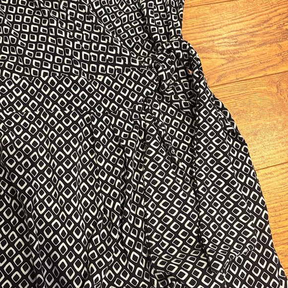Ann Taylor wrap dress - size 4 - Picture 3 of 4